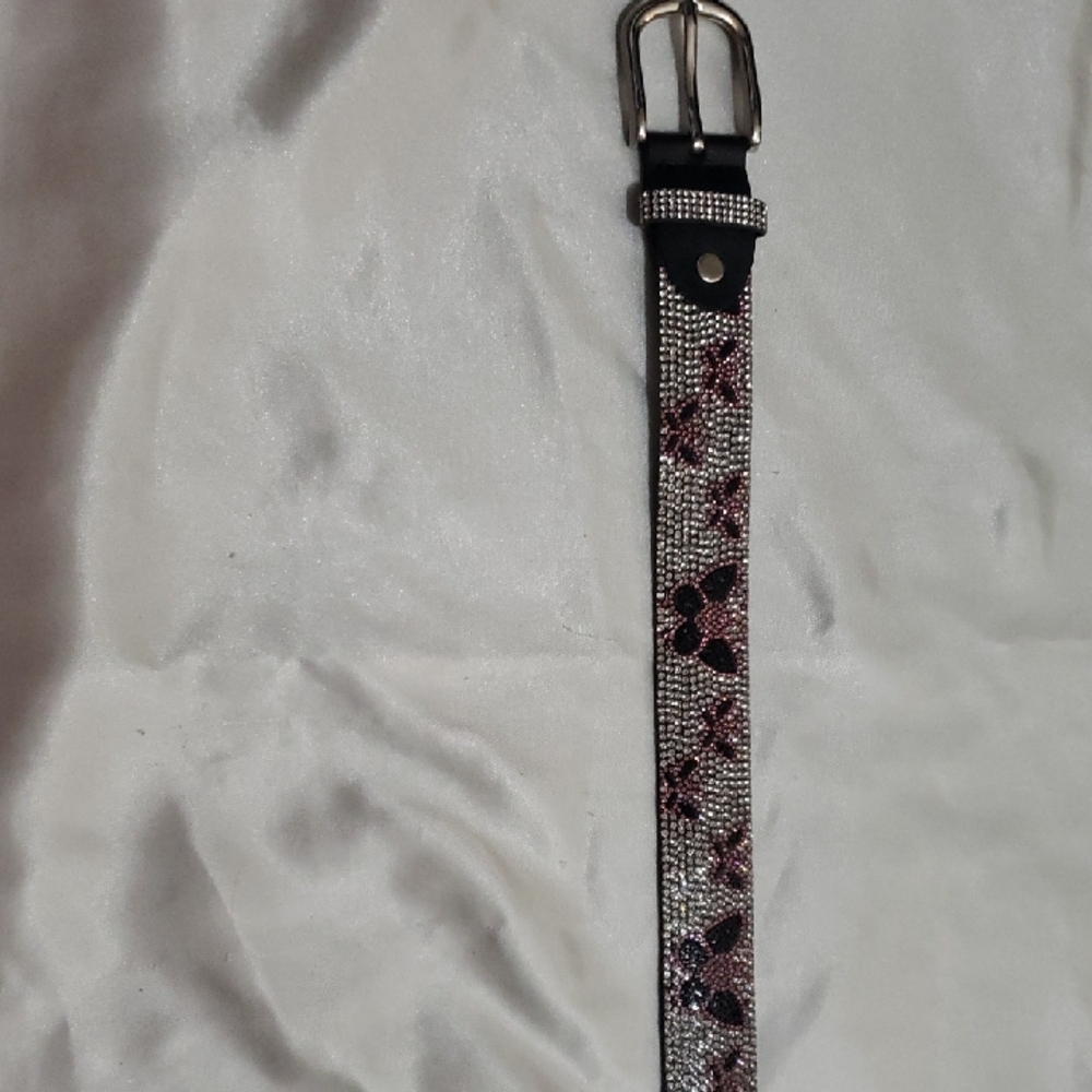Hot Topic Black and Silver Belt with Red Accents